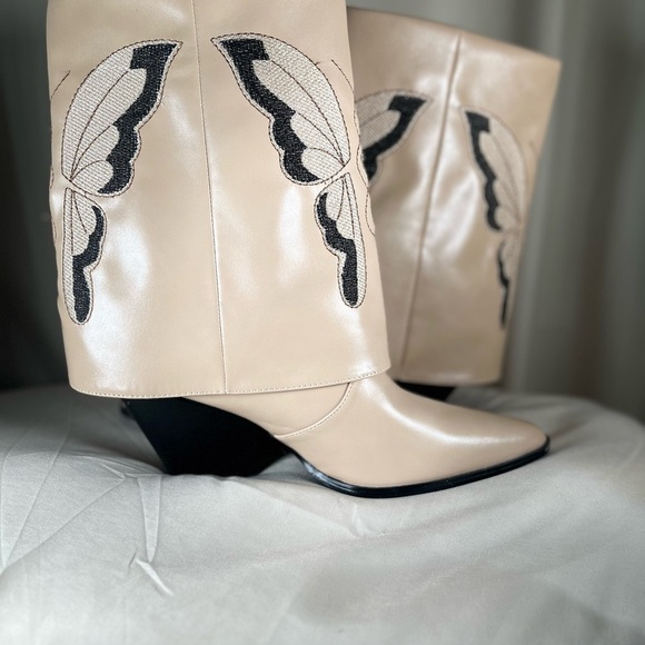 NWOT Western Cream Butterfly Embroidered Women's Boots - Picture 2 of 11